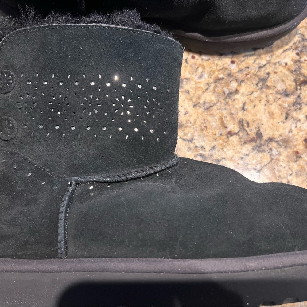 UGG Dae Sunshine Perf Boot - Picture 3 of 5